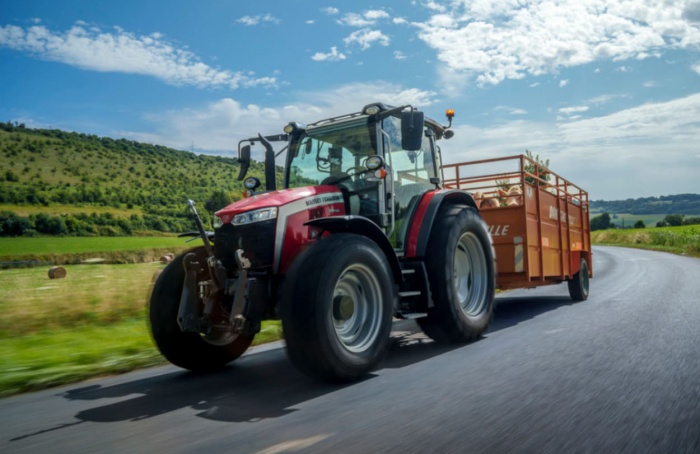 Tratores MF 5M recebem prêmio Red Dot Award 2025