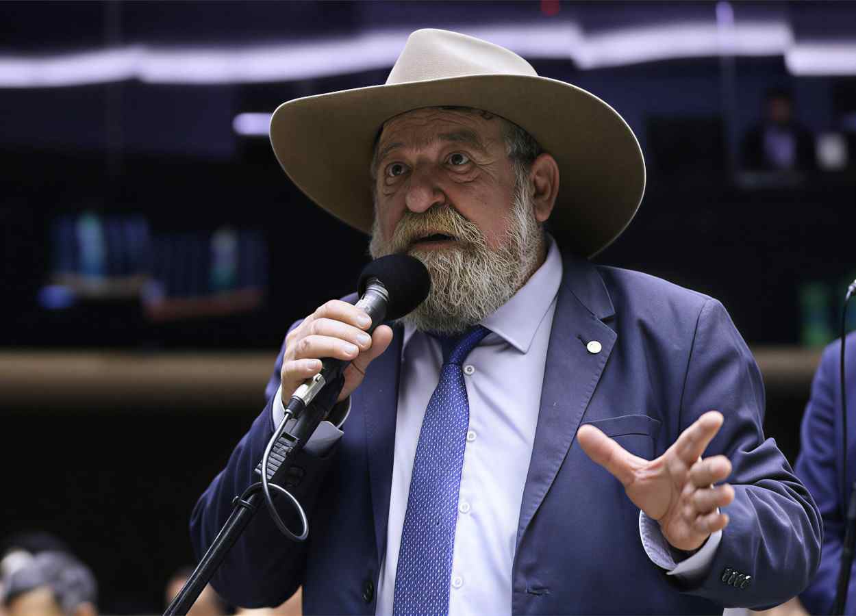 Comissão da Câmara aprova troca do termo "agrotóxico" por "defensivo agrícola"