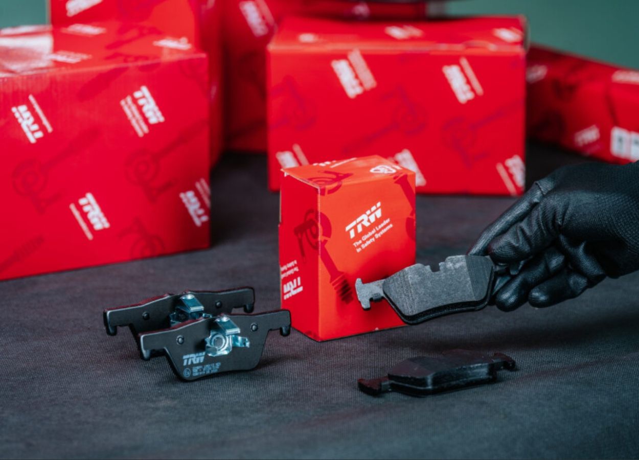 ZF amplia portfólio e lança novas pastilhas de freio da TRW