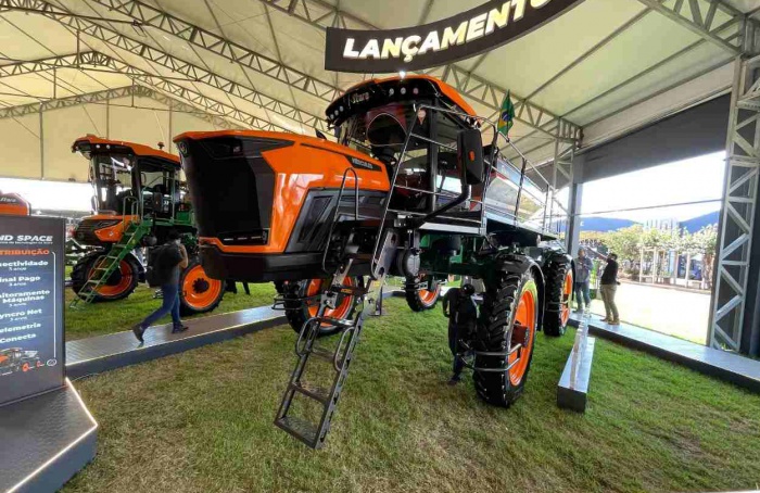 Stara apresenta Hércules 9.0 na Agrishow