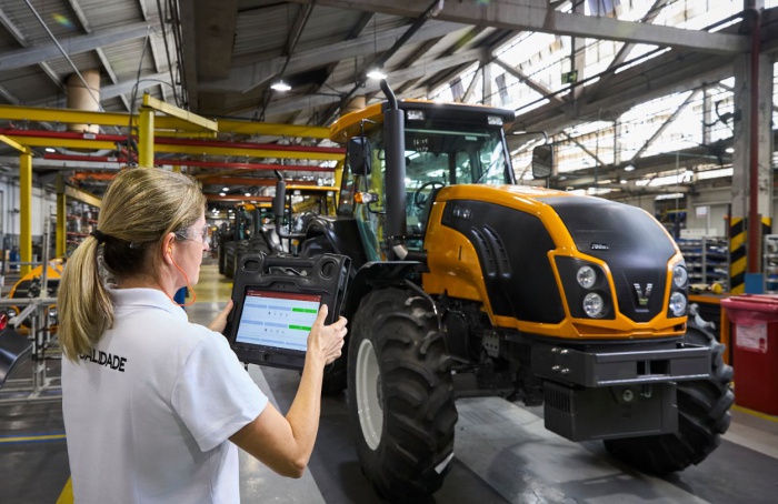 Tecnologia brasileira com IA avança na produção de tratores