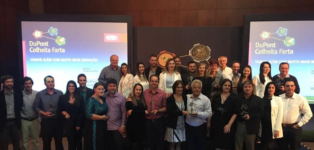 ​DuPont entrega prêmio Colheita Farta aos campeões brasileiros em produtividade de soja