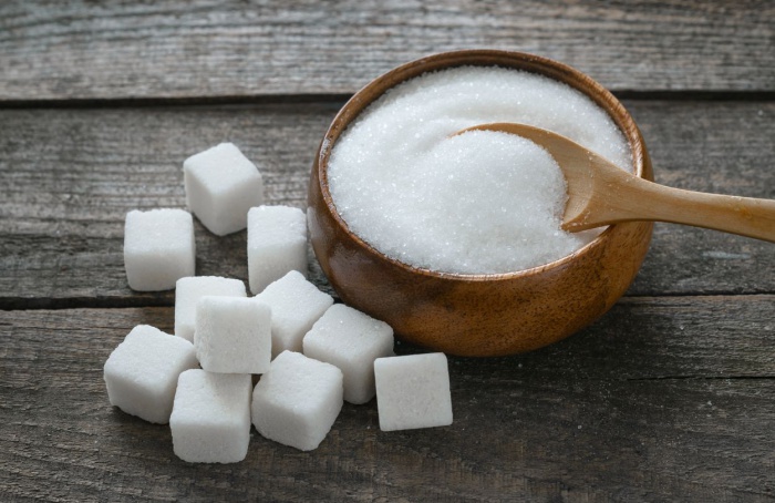 Cenário macro e vencimento do contrato de maio do açúcar branco levam a sinais de um mercado baixista