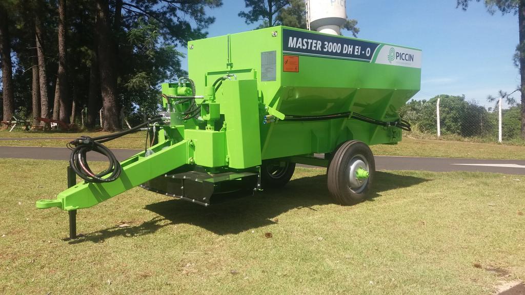 Especial Agrishow: ​Novo modelo distribuidor de adubo orgânico promove maior economia para o produtor