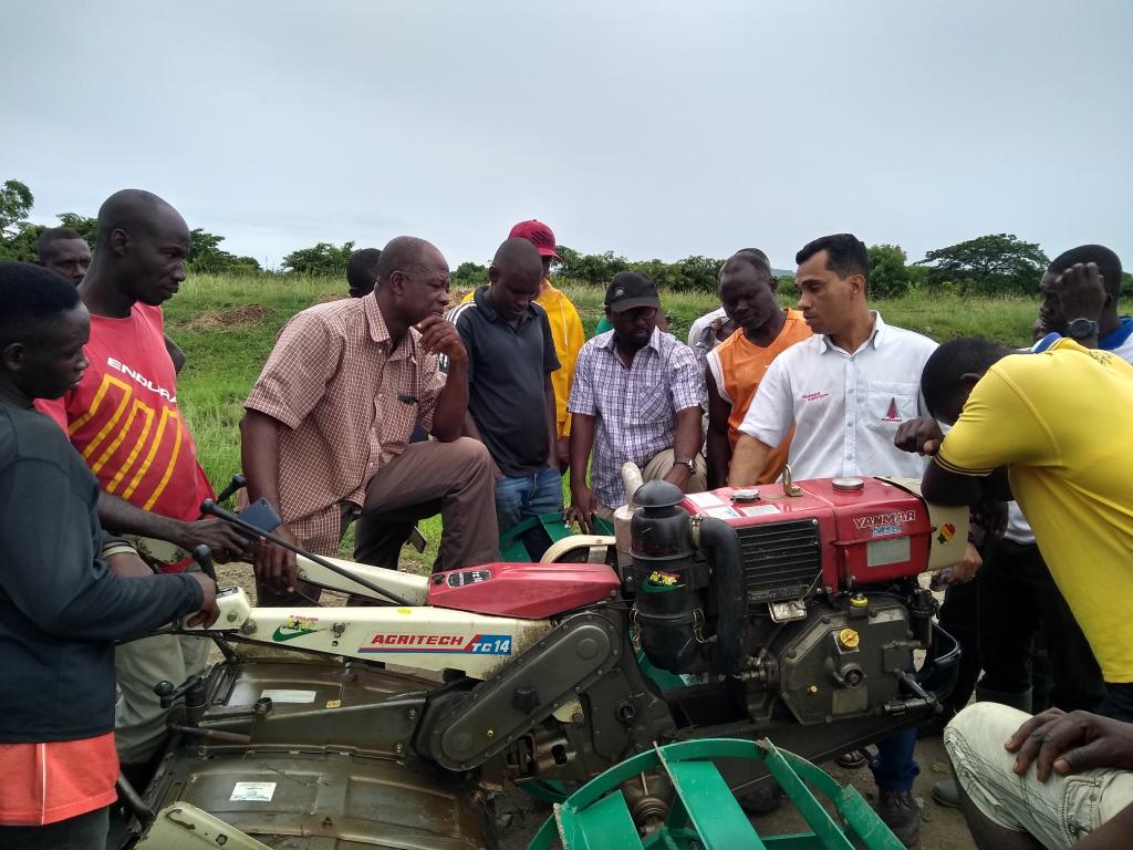 Agritech exporta mais de mil microtratores para a República do Senegal e Gana