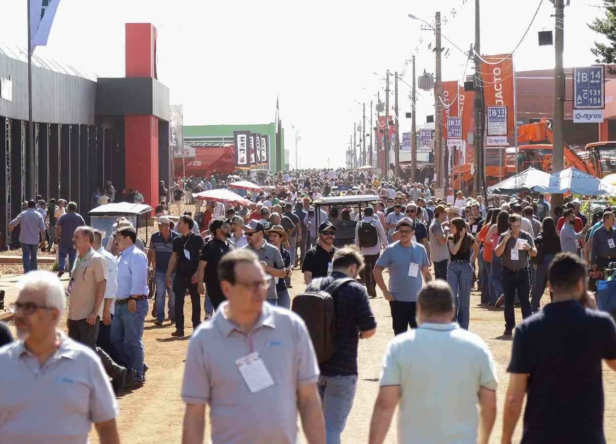 Agrishow 2025 bate recorde e movimenta R$ 14,6 bi em negócios