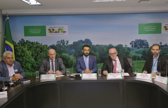 Apoio aos sojicultores brasileiros é tema de reunião do Ministério da Agricultura