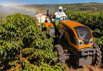 Valtra leva consagrado trator Série A Fruteiro para a ExpoCafé