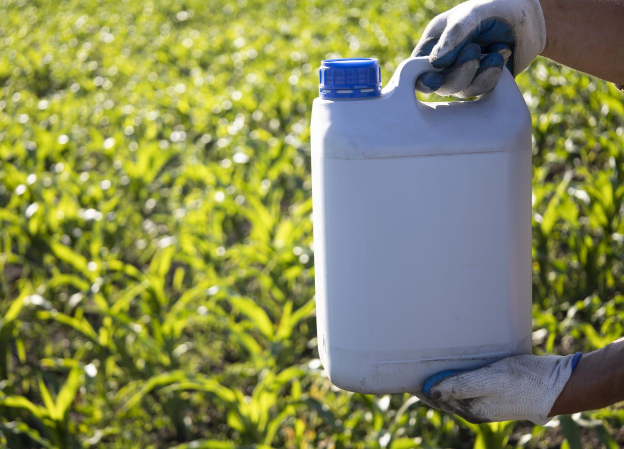 Famato alerta para golpes com embalagens de defensivos