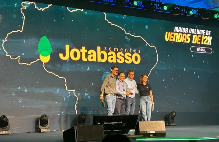 Jotabasso é reconhecida como a maior sementeira do Brasil em vendas de Intacta 2 Xtend