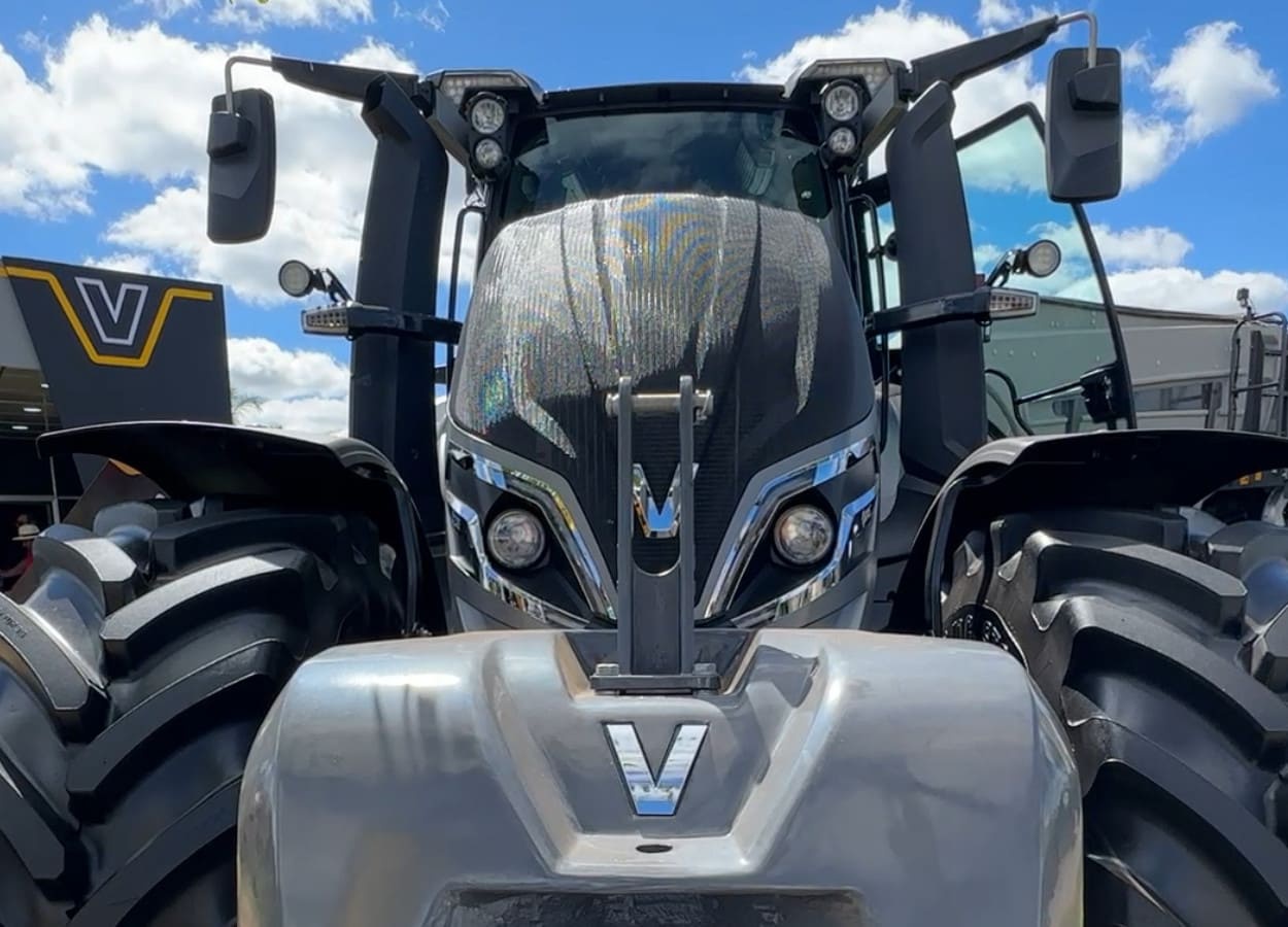 Tratores Q5 são destaque da Valtra na AgroBrasília 2025