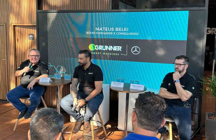 Grunner leva à Agrishow Smart Machine a etanol