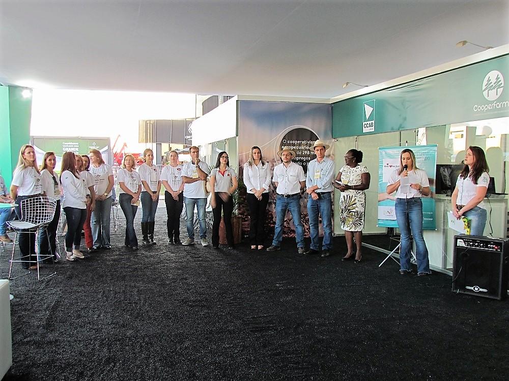 Núcleo Mulheres do Agro cadastram doadores de sangue e medula óssea durante a Bahia Farm Show