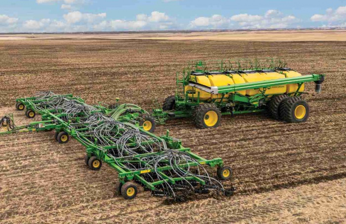 John Deere erweitert die Säkapazität mit dem C1450T.
