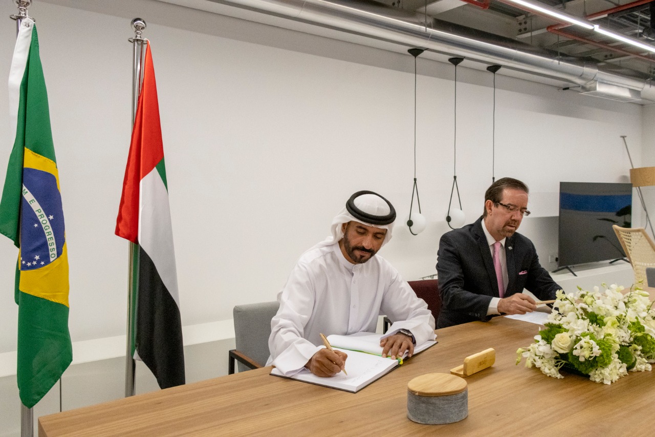 Embrapa e ADAFSA, dos Emirados Árabes Unidos, assinam cooperação para projetos bilaterais