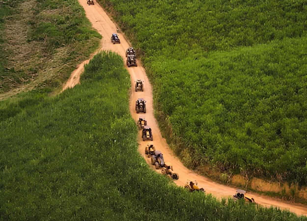 Valtra reúne gerações de tratores em expedição na Bahia