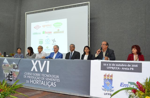 Embrapa realiza curso sobre tecnologia de produção de sementes de hortaliças na Paraíba