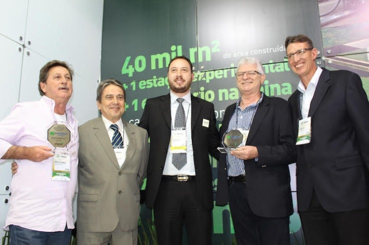 Ourofino Agrociência recebe clientes e parceiros para noite de homenagens no Congresso Andav