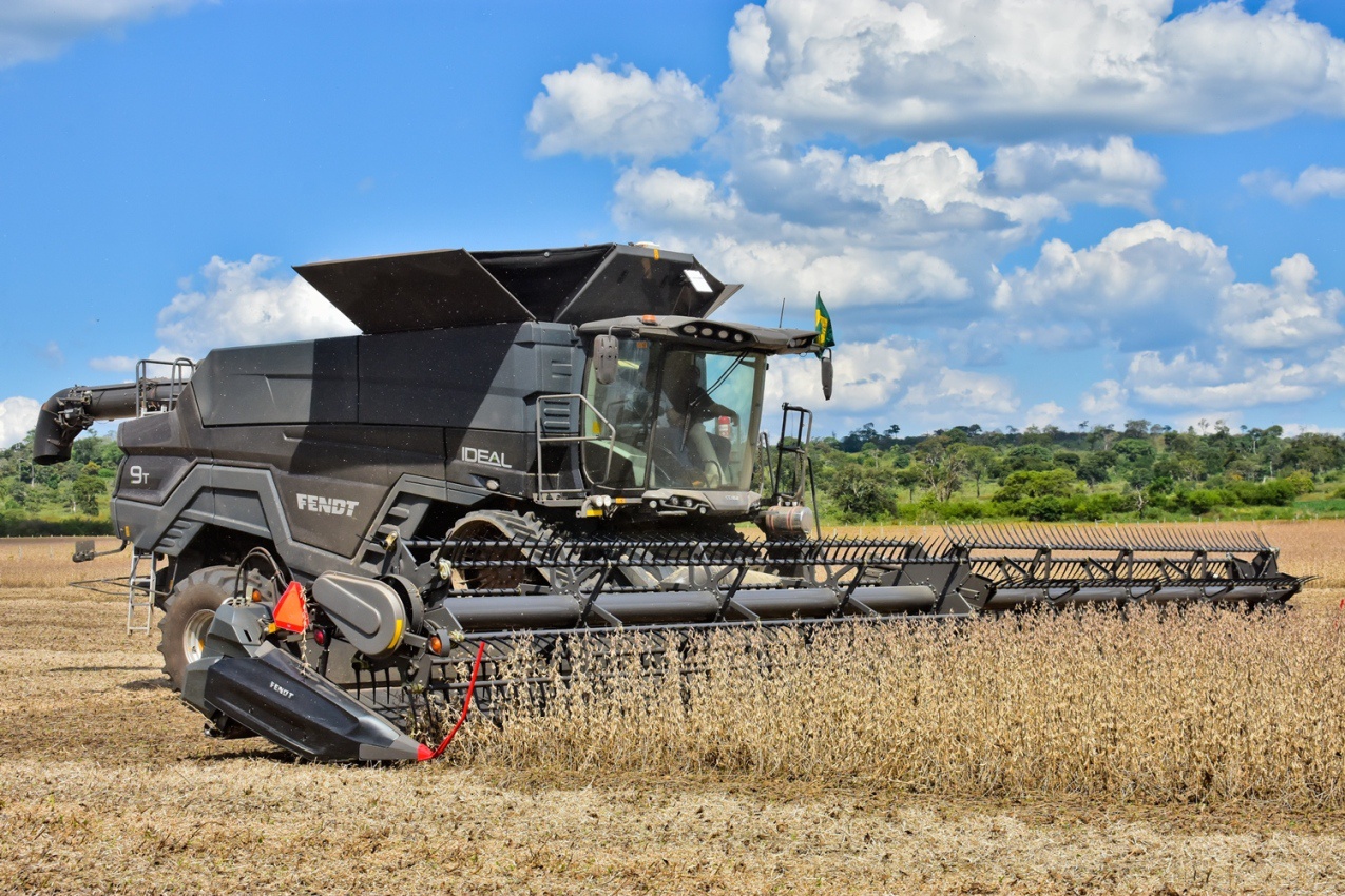 Essai exclusif de la moissonneuse-batteuse Fendt Ideal 9T