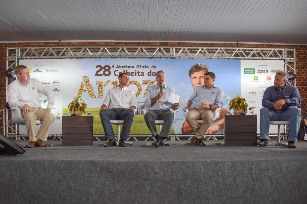 Empresas de máquinas destacam desafios da produção agrícola no país