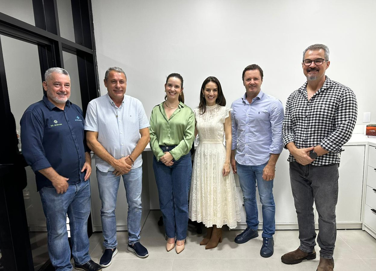 Riemer Souza, Aley Fernandez, Vânia Pankievicz, Amanda Souza, Paulo Lucion e Clóvis Pícolo