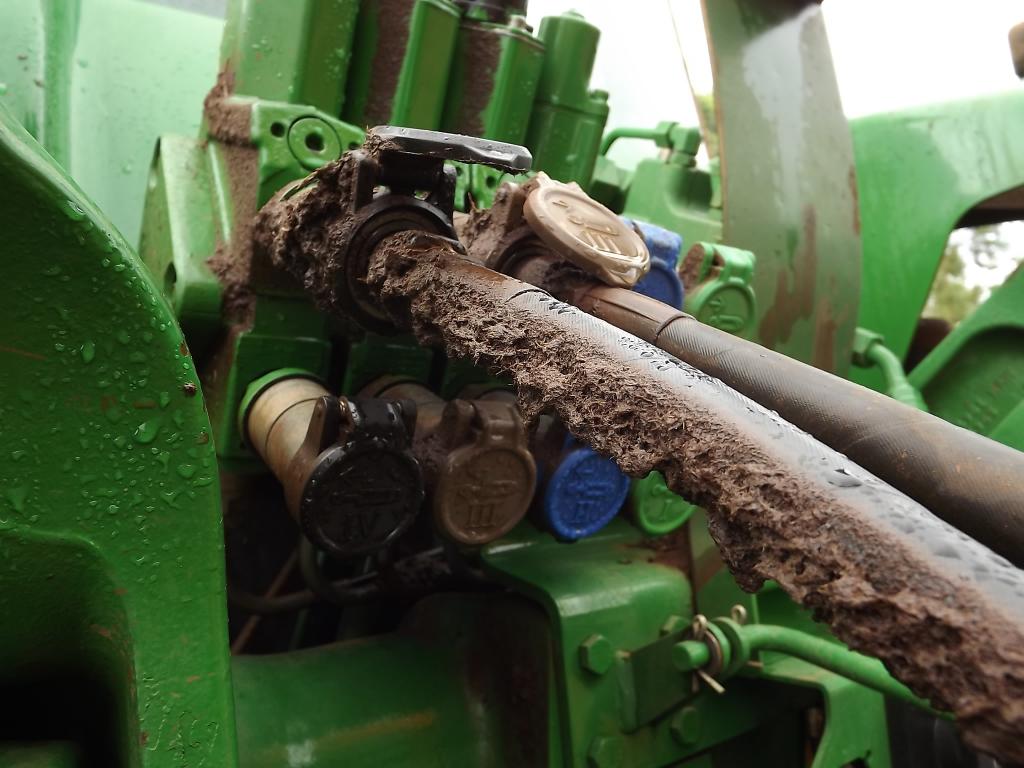 Cuidados com válvulas em máquinas agrícolas