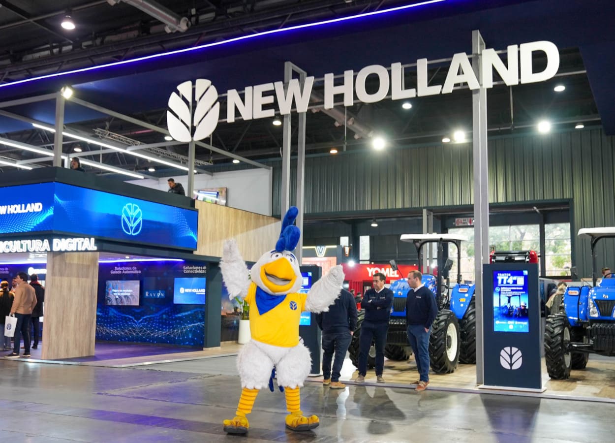 New Holland foca em forragem na 137ª Exposição Rural de Buenos Aires