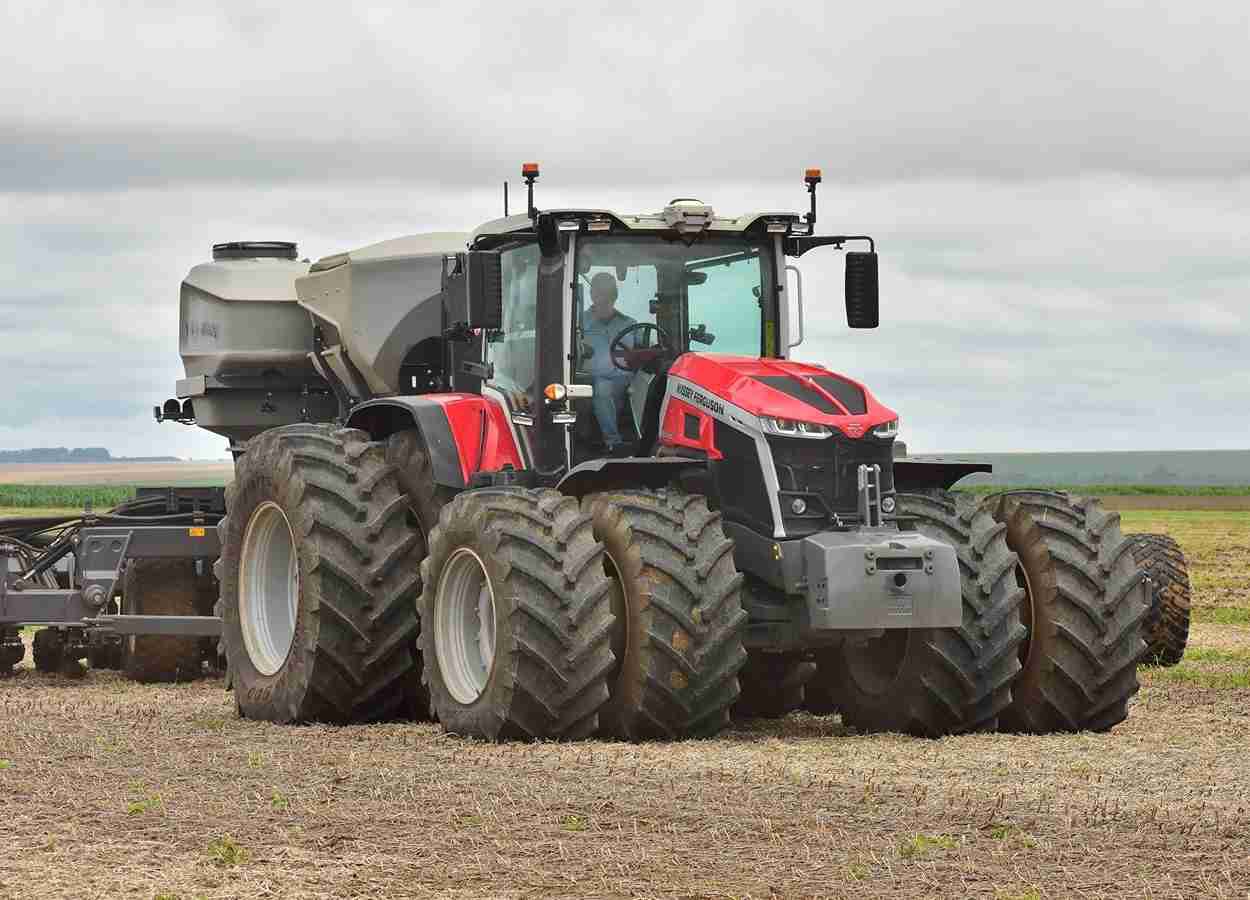 Marca apresentará séries MF 5M, MF 7S e MF 9S, além de soluções de conectividade e agricultura de precisão