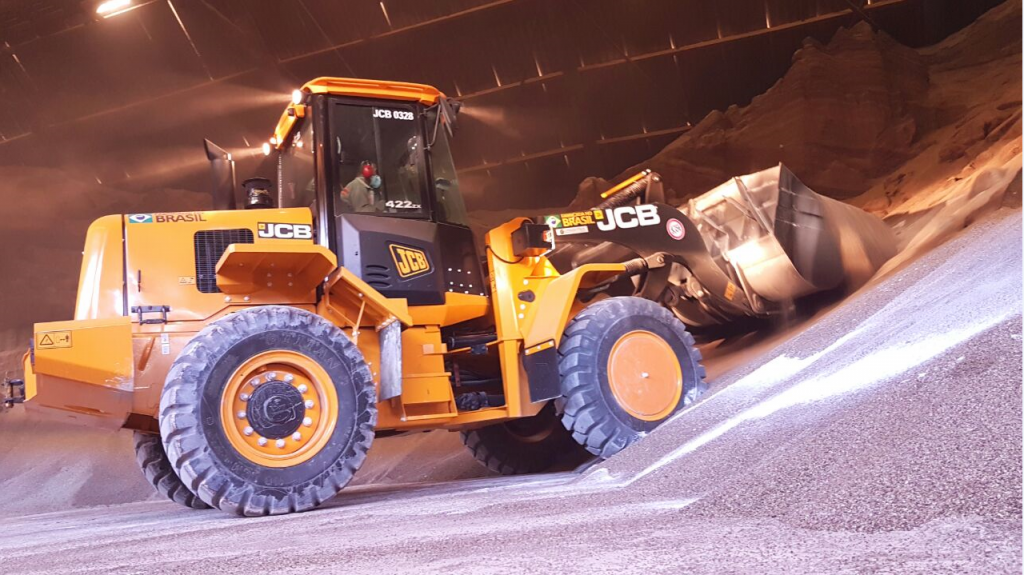 JCB do Brasil realiza venda de 13 máquinas para Ouro Verde