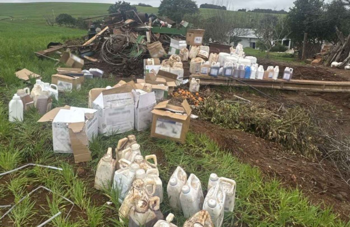 Pesticidas ilegais são apreendidos em propriedade no RS