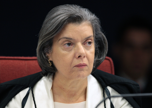 Ministra Cármen Lúcia pede informações ao governo sobre normas que reclassificam defensivos