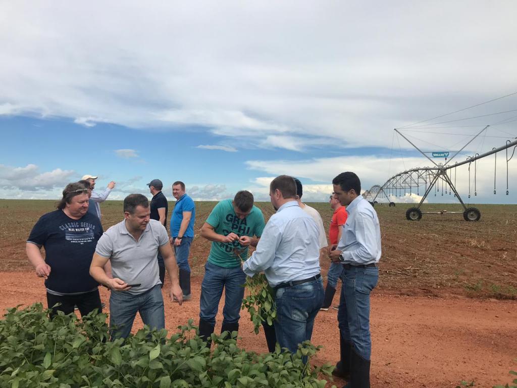 Produtores russos visitam fazenda para aprender sobre gerenciamento de irrigação