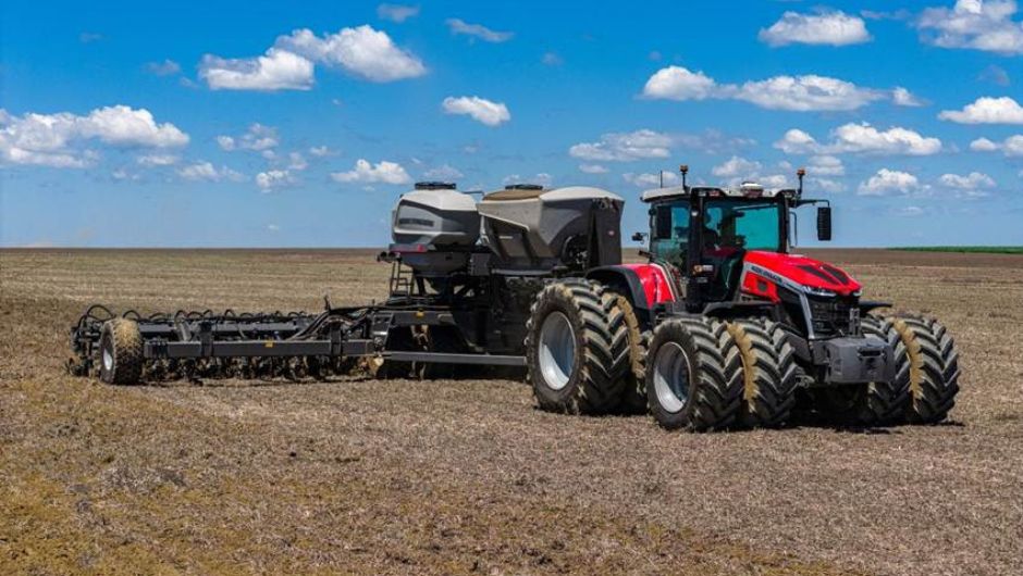 Trator MF 9S e nova plantadeira Momentum