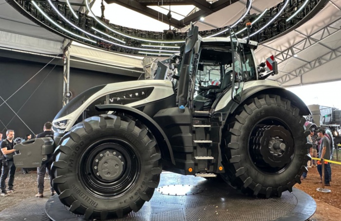Valtra lança tratores da Série S6 na Agrishow 2025