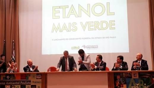 Governo de SP assina resolução com novas diretrizes do etanol mais verde