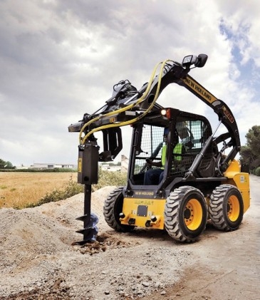 PME Máquinas realiza apresentação de equipamentos da New Holland Construction