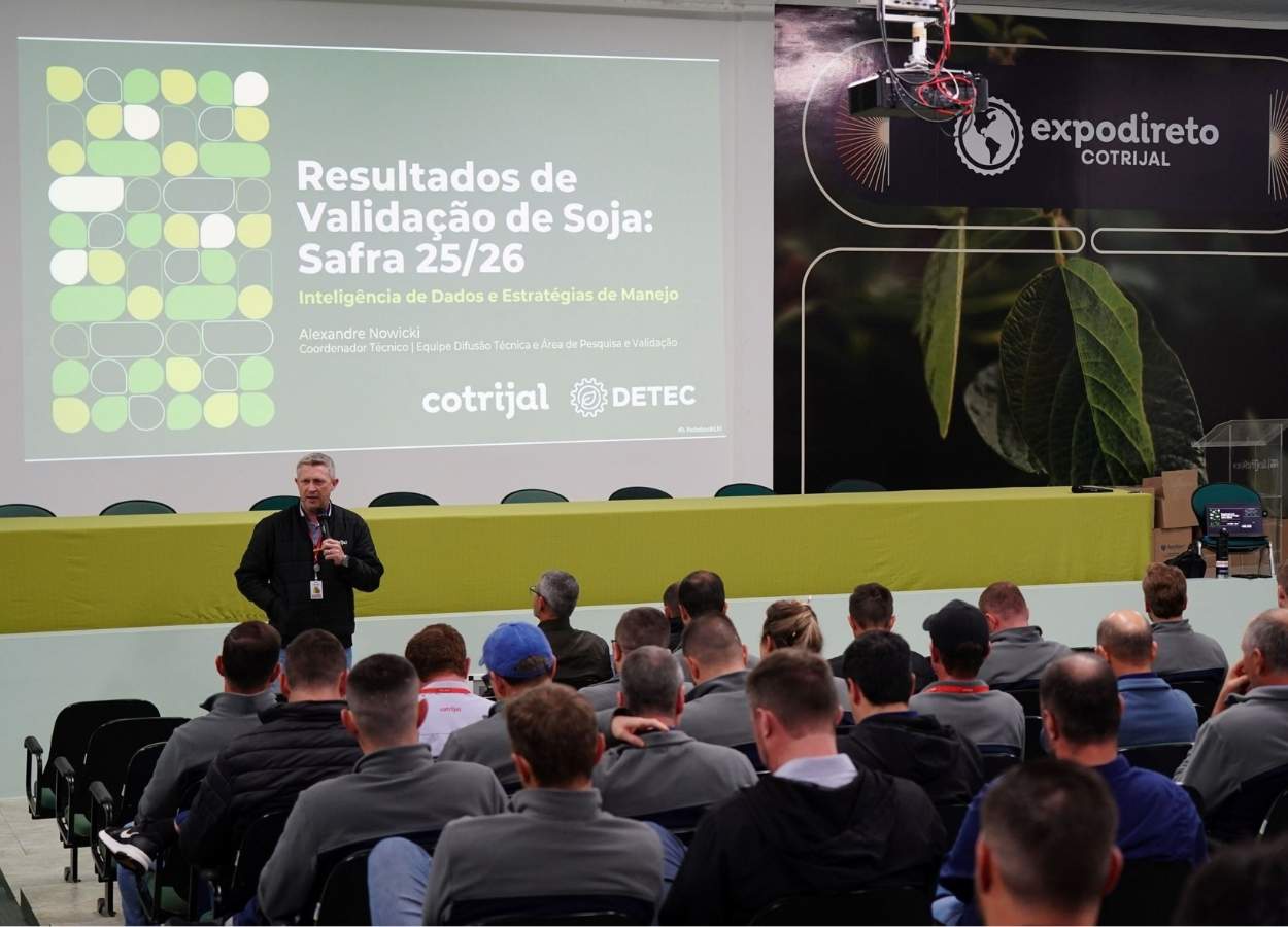 Cotrijal apresenta resultados de pesquisas para equipe técnica