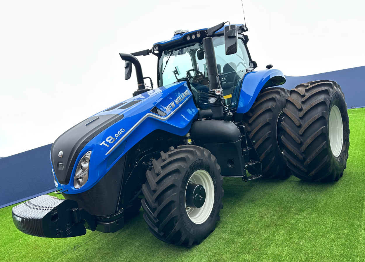 Trator T8.440