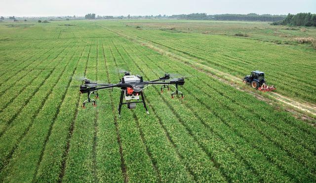 Governo de São Paulo e entidades se unem para criar políticas para uso de drones na agricultura