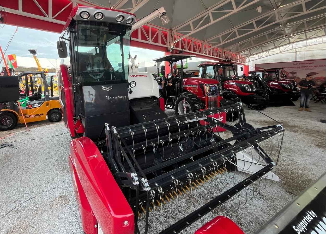 Yanmar lança versão cabinada da colheitadeira YH 880