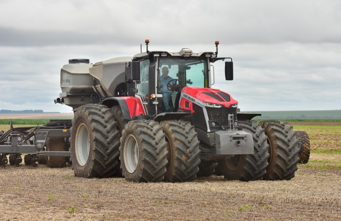 Test Drive exclusivo com o trator MF 9S da Massey Ferguson