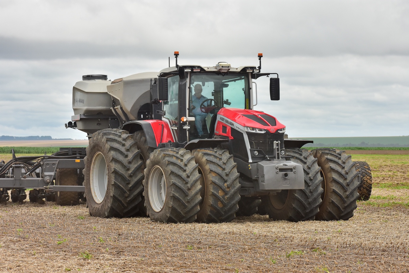 Test Drive exclusivo com o trator MF 9S da Massey Ferguson