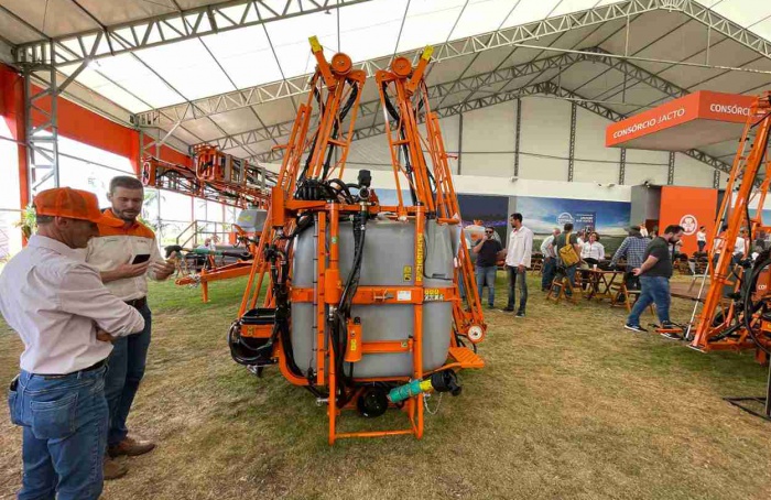 Jacto destaca tecnologias e linha Condor durante a Expodireto Cotrijal
