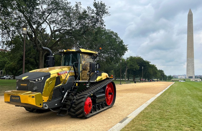 Trator dourado da Fendt homenageia agricultores nos Estados Unidos