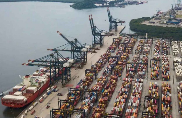 Tarifaço dos EUA contra o Brasil começa a valer hoje
