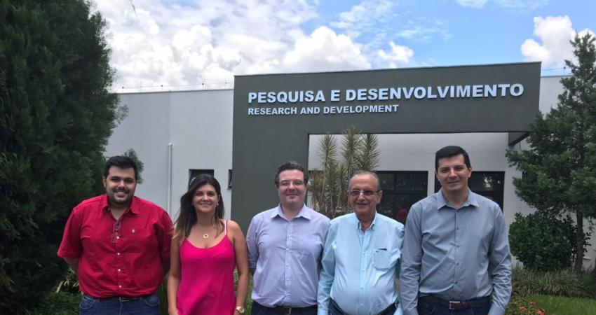 Fundecitrus recebe visita de um dos fundadores da Embrapa