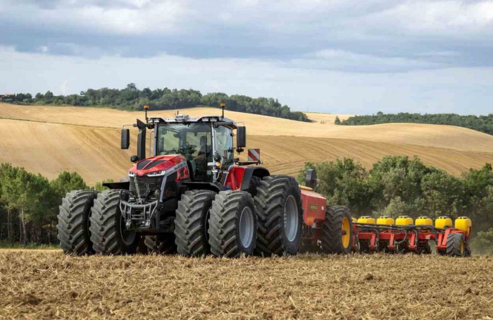 Trator MF 9S.425 da Massey Ferguson é premiado na Hungria