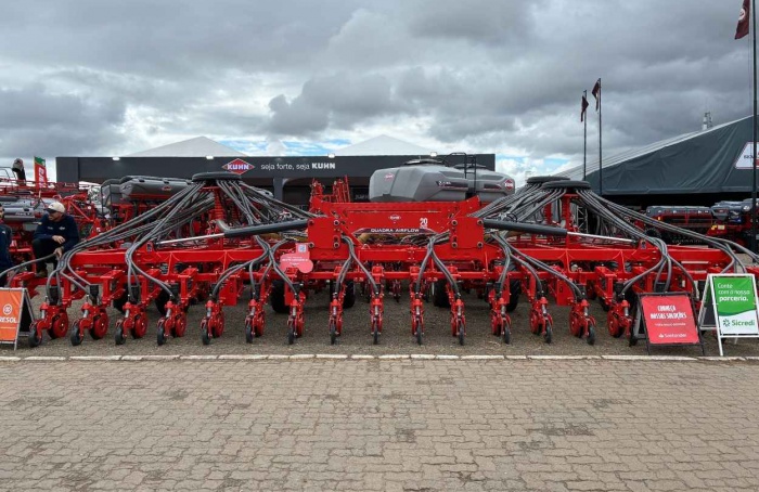 Kuhn destaca semeadura de precisão e pulverização na Expointer