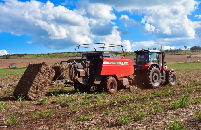Test drive exclusivo com a Enfardadora MF 2234, da Massey Ferguson
