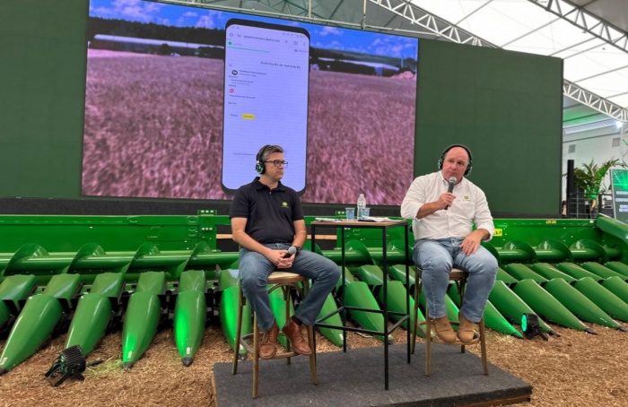Na Agrishow, John Deere revela trator 8R movido a etanol